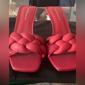 BCBGeneration out ready for summer come buy this Real comfortable and real nice